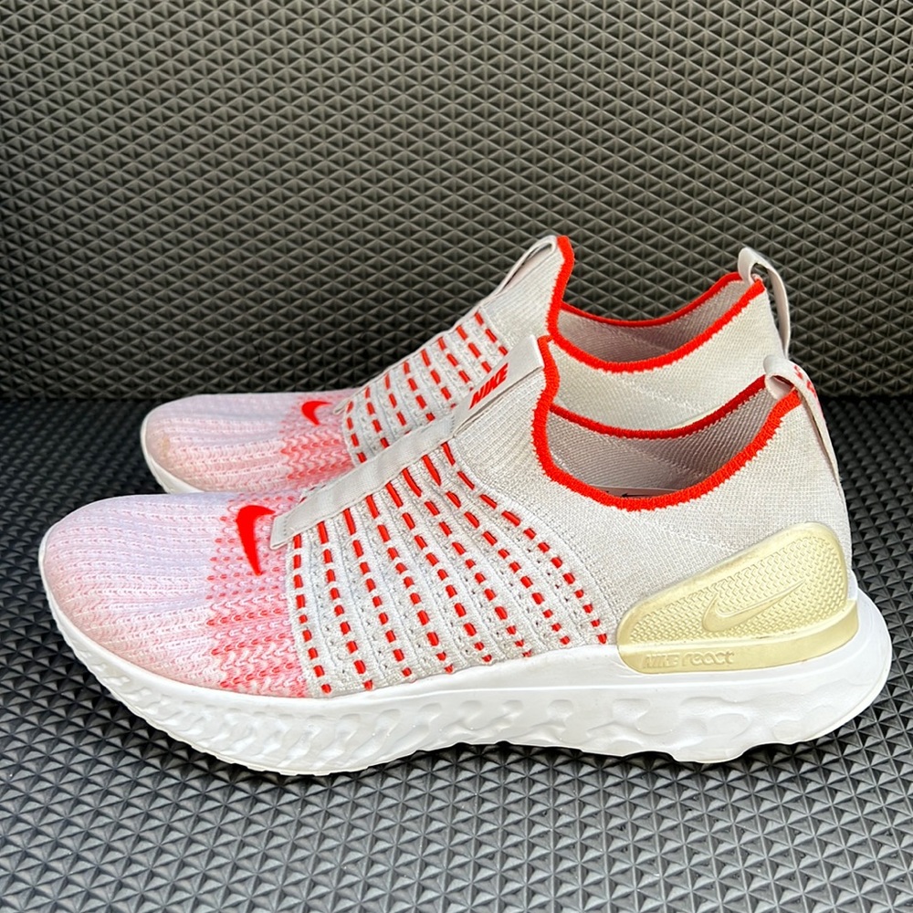 Womens 9.5 Nike React Phantom Run Flyknit 2 Sneakers